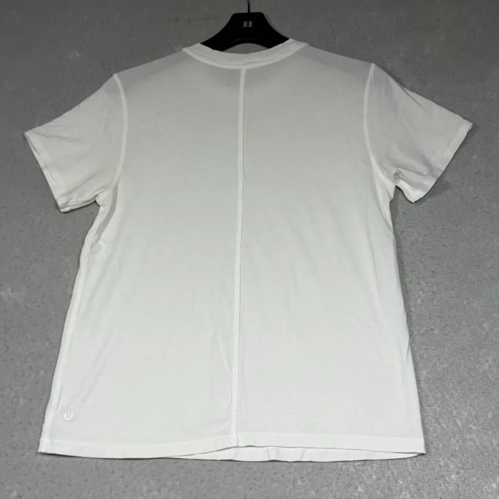 Lululemon T-Shirt Women’s 8 White Crewneck Short Sleeve Athletic Yoga Gym Casual